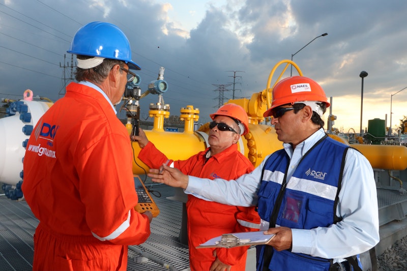 Ingenieros planificando